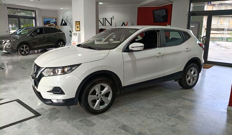 
								Nissan Qashqai 1.5 dci 115 cv full									